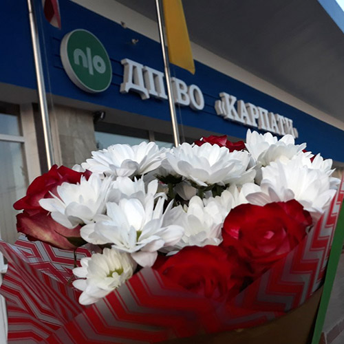 Букет розы и хризантемы в Ивано-Франковске фото