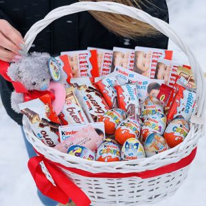 м'яка іграшка з кіндерамі та шоколадом в Івано-Франківську фото