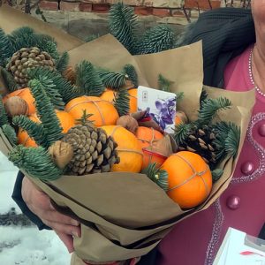 новорічний букет з мандаринами в Івано-Франківську фото
