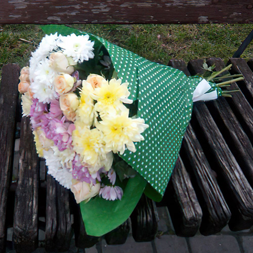 Букет асорті з хризантемами фото