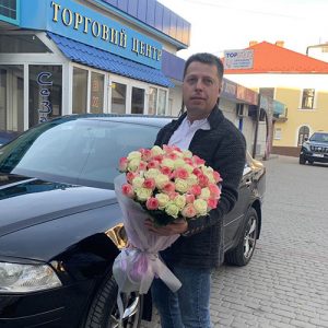Фото товару 51 біла і рожева троянда