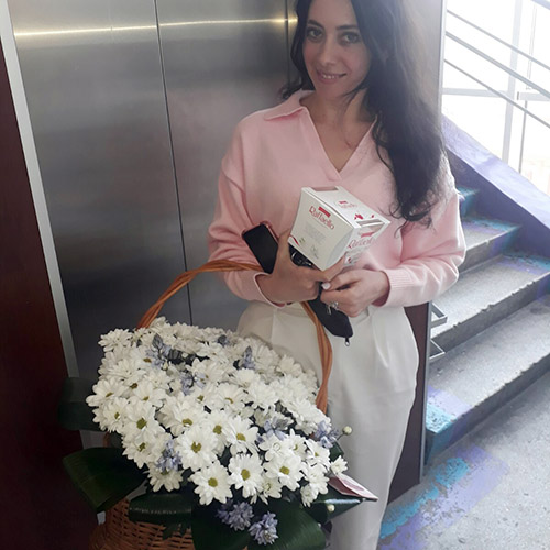 живе фото товару "Корзина «Цветочная поляна»"