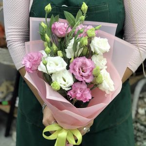 букет эустом для девушки во Франковске фото