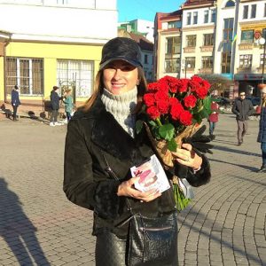 букет 21 червона троянда в Івано-Франківську фото
