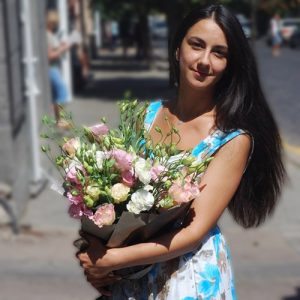 букет білих і рожевих еустом фото