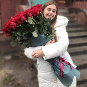 фото товару букет імпортних троянд 51 Фрідом